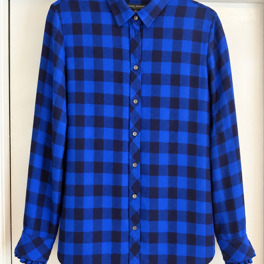 Banana Republic Women’s Blue Plaid Button-Up Shirt